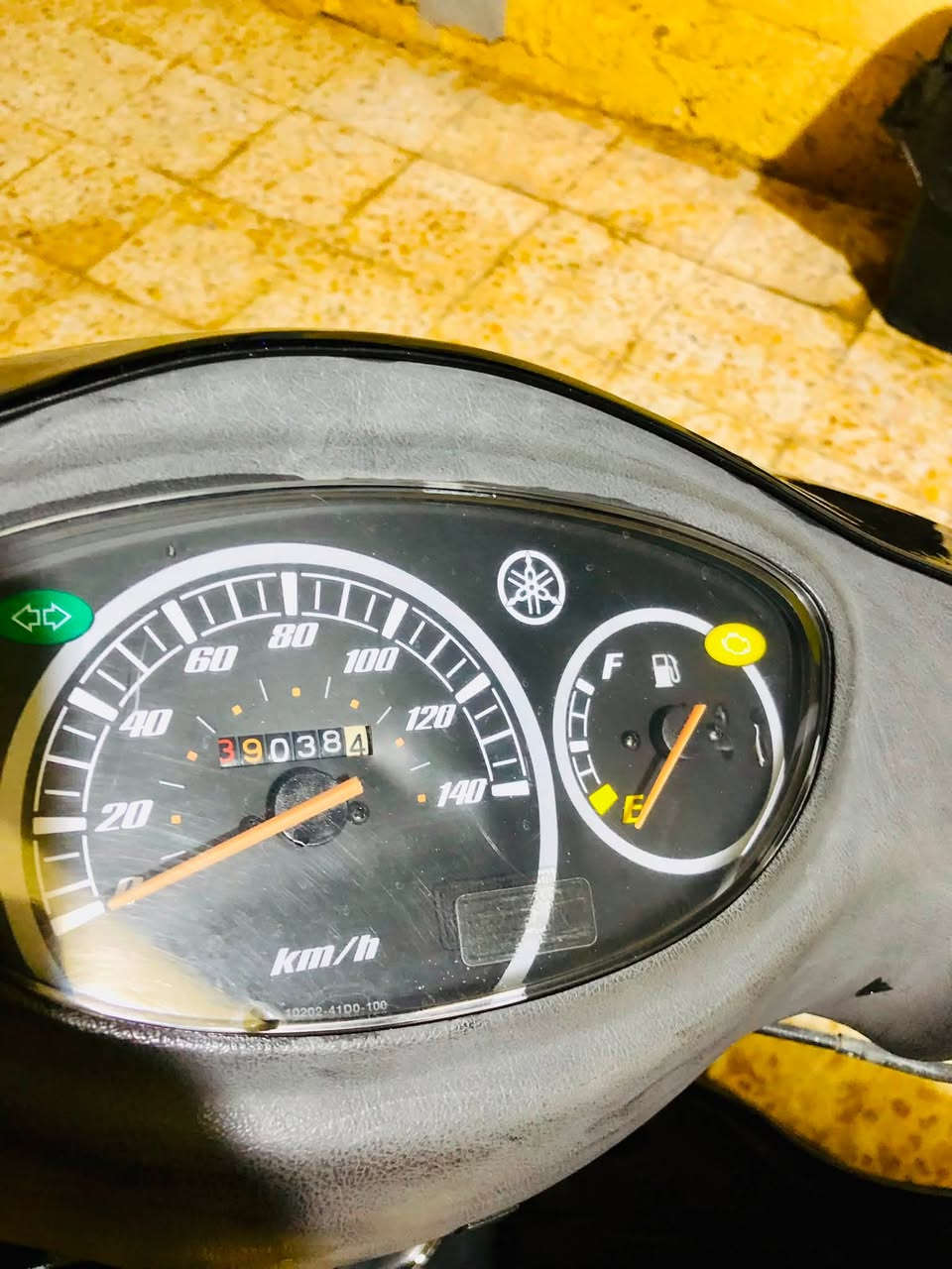 السلام عليكم اكزز للبيع مال حاوية شهرين استخدام برغي ممفتوح بيها كولها بلادي السعر 1500 قفل مكاني حي الموظفين فقط اتصال ***********
