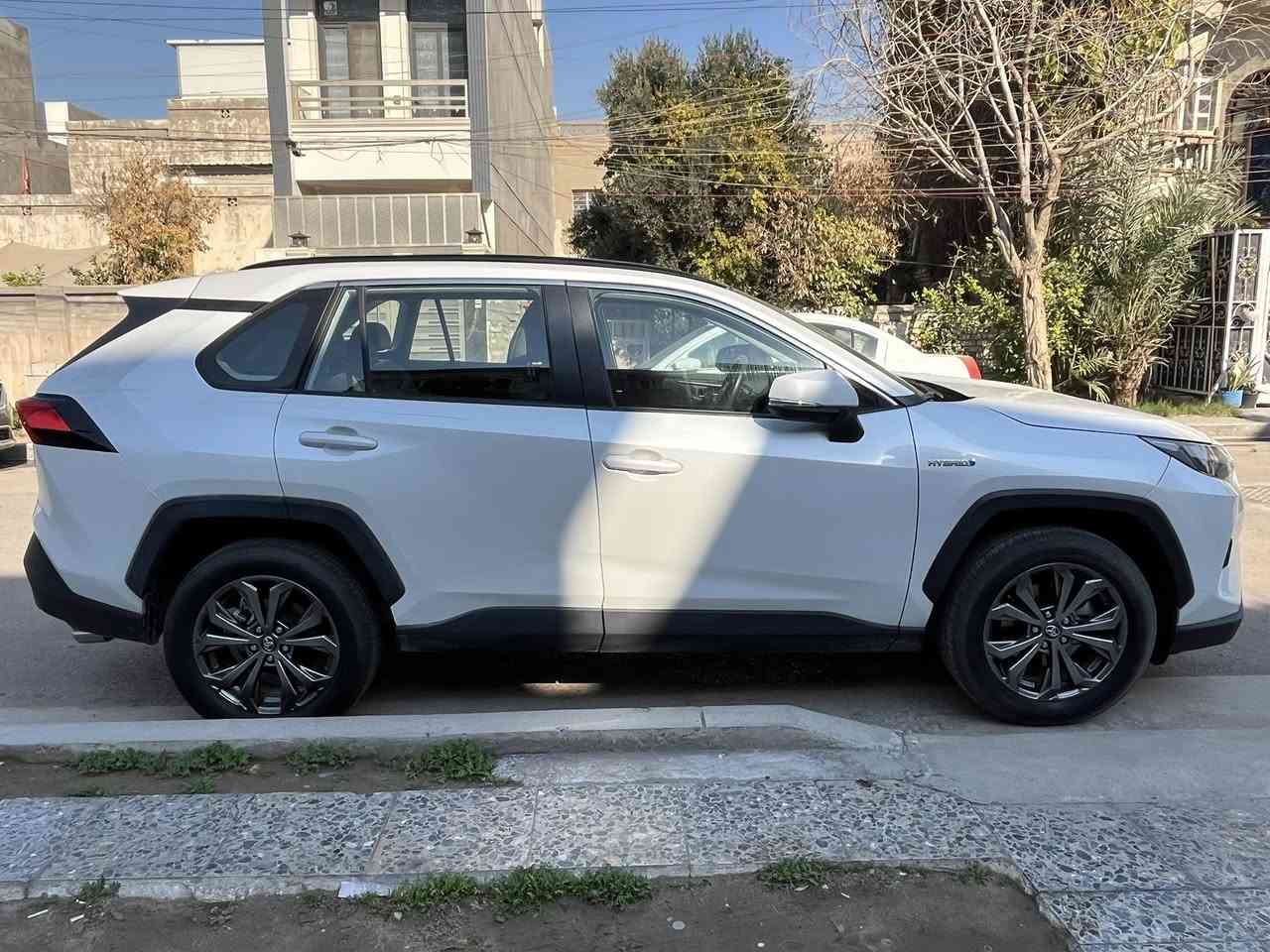 تويوتا راف فور
موديل 2024 وارد صيني 
مكينة 2.500 هايبرد 
فول مواصفات 
تدفئة الكشنات الامامية
نظام قيادة ذاتية
بانوراما
شاشة كبير + شاشة عدادات 
داخل جلد 
مناخ منفصل / تبريد امامي خلفيتويوتا
جنطة كهرباء 
بصمة تشغيل ودخول ذكي 
ابل كار بلاي / اندرويد اتو
السيارة ماشية 18.944 قابل للزيادة
بيه شخط بسيط معدل PDR وتكحيل خفيف 
مكاني بغداد شارع فلسطين 
للتواصل: ***********
