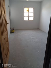 يوجد شقه للبيع طابق ثاني نضيفه قريبه ع مدرسه الاستفسار 07824978503 او ...