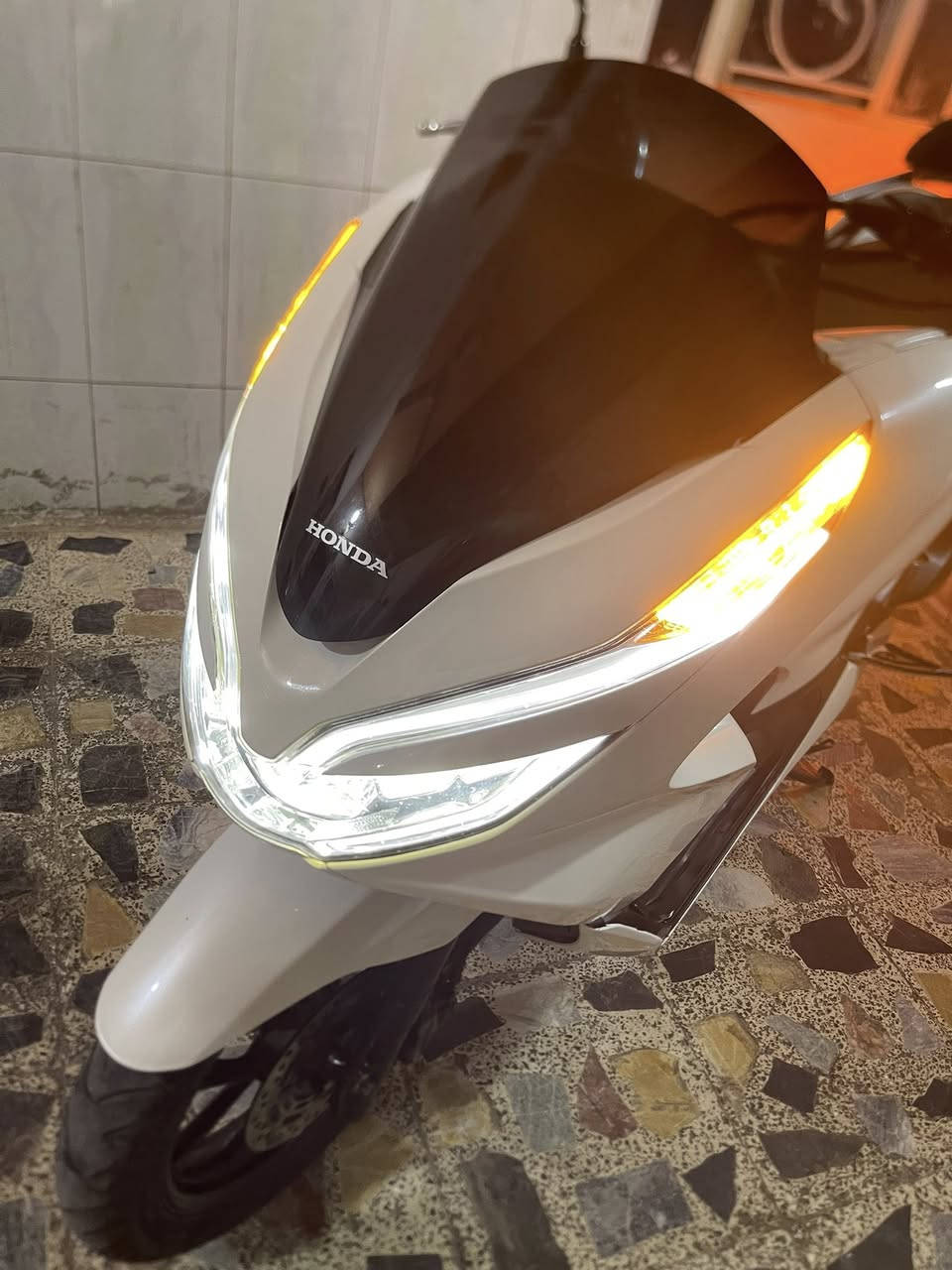 السلام عليكم psx جيل ثالث دراجة مكفولة كفالة عامة حساس زدحام A تدفئة بل يدات بصمه وسويج طوارى دراجة نضافة 100/100 مكاني بغداد الاستفسار واتساب***********💵✅📞
