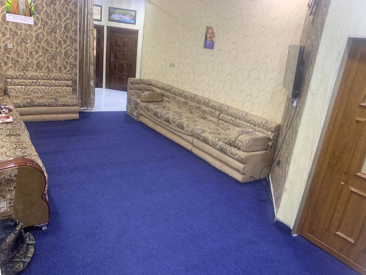 ٣ بيوت للبيع مع كراج كبير بصف البيوت المساحه ٤٤٠ ركن على شارع واجهيه ٢٢ ونزال ٢٠ طابو  منزل كبير يحتوي على غرفتين ومطبخ وصاله وديوان اما البقيه البيتين يحتوي على غرفتين ومطبخ وصاله اعنوان ابو ابو الاخصيب جامع شهيد طه قرب شارع الداخلي ٢٠٠متر كلشي قريب عليك من سوق ومدارس منطقه هادئه ماكو اي ازعاج تاخذ واحد وتاجر البقيه وانتا المستفاد وسعرهن مناسب  ***********
