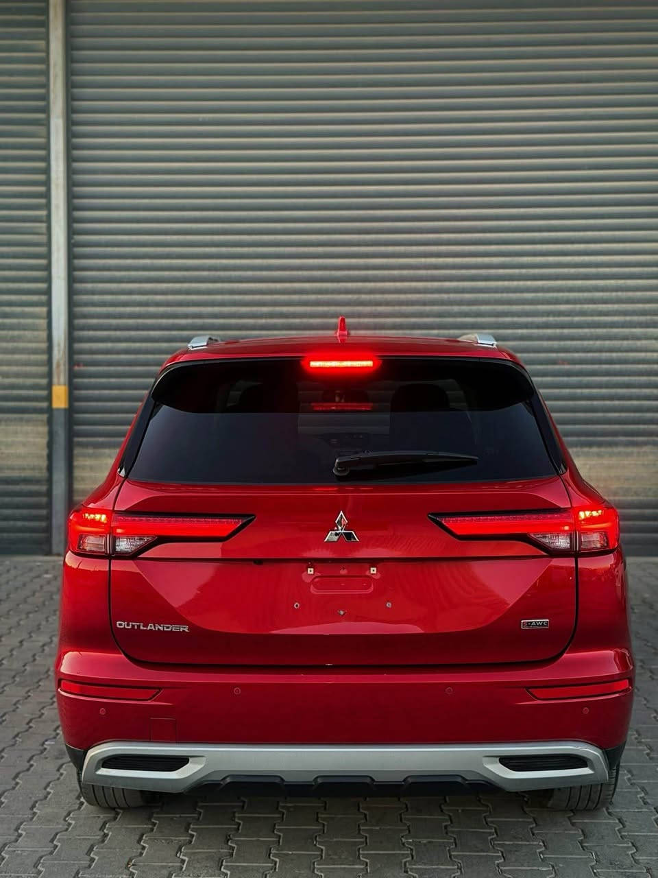 میتسوبیشی ئاوتلاندەر ٢٠٢٤ 
Se

مۆدێل: 2024

ماوەی ڕۆشتن : 19 هەزار میل

ڕەنگ: سور

بزوێنەر : 2.5L ( 4,پستۆن )

مواسەفات Se:
 (پانۆراما ، ‎دەبل ئەکسل (Awc), درگا بەسمە بەسمەی ئیشپێکردن کامێرای دواوە راداری پێش و دواوە و لاتەنیشتەکان برێک ئیمێرجنسی حەساسی دواوە‎،5 مۆدی لێخوڕین(Sport Normal Off-Road Snow Eco), ‎هاندبرێک بەسمە، ‎اوتو ستارات (𝐀𝐔𝐓𝐎 𝐒𝐓𝐀𝐑𝐓)، ‎اوتو ستوب (𝐀𝐔𝐓𝐎  𝐒𝐓𝐎𝐏)، ‎ (Abs Tcs Apple Car Play android auto)ئاوێنە ئیشارەت و کارەبایی ، تەبرید لەمس تەبرید مەرکەزی دوو کوشنی پێشەوە هیتەر سندوق کارەبایی ، لایت لیدو زینۆن و بەگ لایت لید …
مواسەفاتی تری زۆرە

ژمارە کاتیە دوو مانگی لەگەڵە بۆ ڕەقەم کردن

شوێن سلێمانی

بۆ زانیاری زیاتر :
0772 527 8629 السليمانية, العراق
