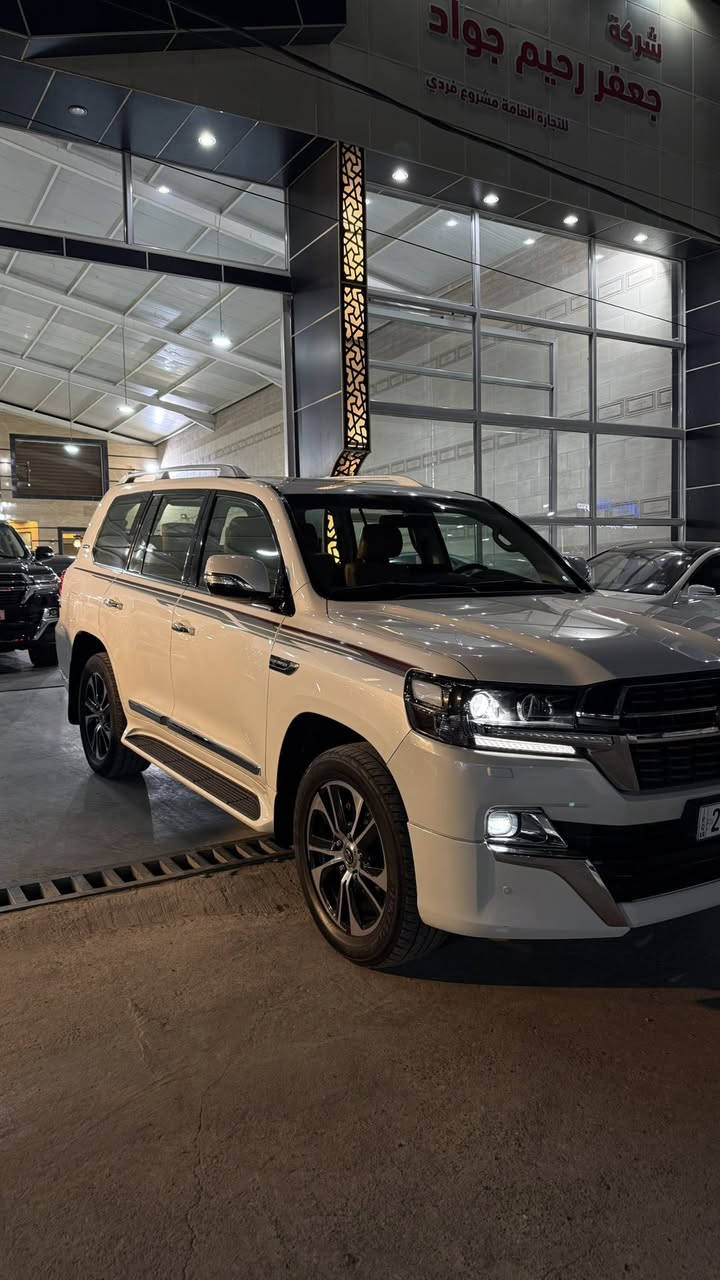 السلام عليكم
لاندكروز 2021 بحريني 
6 سلندر 
صندوك كهرباء اصلي 
اشاير LED
ايربكات 
كراسي كهرباء 
شاشة جبيرة 
بصمة ابواب 
دبل ماوس 
داخل مشمشي 
ماشية 86 الف 
ومعروفة مواصفاتها 
السيارة جديدة كلش 

السعر : 54،500 وبيها مجال 

***********
