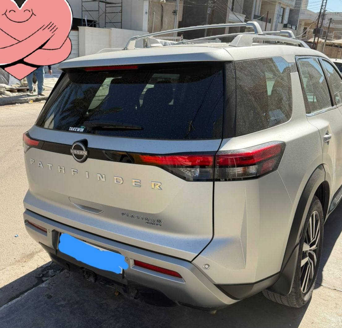 نيسان باثفايندر مديل ٢٤. فور ويل 
فئة البلاتينيوم. كامل مواصفات. رقم بغداد. تحويل ثاني يوم
الحادث موضح بالصور. تم تبديل البيبان بابواب نفس اللون يعني بدون صبغ
ماشيه ١٨٤٠٠ كيلو متر وليس ميل 
مغلفه بالكامل 
مع درع لجامه الاماميه
وواقي حراره لجميع الجامات 
موجوده بغداد. ***********
