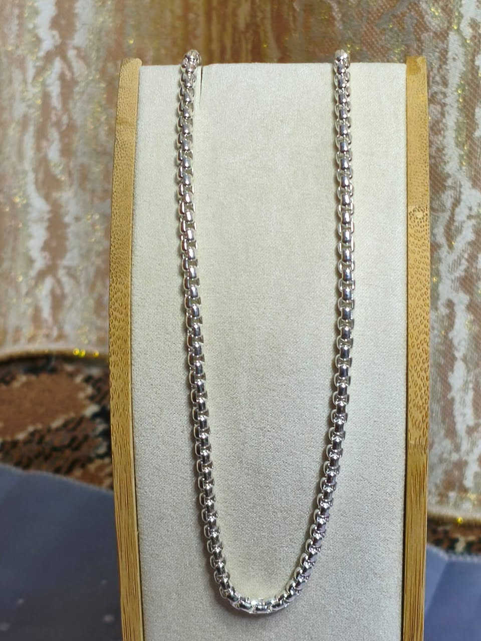 قطعتين زنجيل مختوم925 ابيع هل موجود اعلى سعر ابيع وزنهن 108g


**إذا كنت صاحب هذا الإعلان وتريد حذفه لأي سبب، رجاءا أرسل رسالة إلى الدعم الفني**