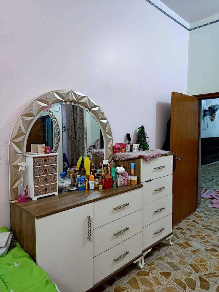 سلام عليكم غرفه إيطالي للبيع اخت الجديده نضيفه جدآ سعرها ٧٥٠ وبيها مجال للشراي مكاني نجف نصر بانزين خانه اي استفسار راسلني


**إذا كنت صاحب هذا الإعلان وتريد حذفه لأي سبب، رجاءا أرسل رسالة إلى الدعم الفني**