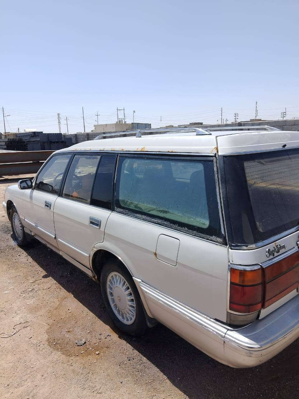 السلام عليكم ارنب ستيشن للبيع مديل 1991
لون ابيض لؤلؤي
سنوية لغاية 2028
شرط التحويل 
السياره جاهزه كير محرك اكسل 
حداده جيده
ملاحضة: المحرك بية خيط تبخير
مكان السياره: بصرة شط العرب صالحية قرب الريف الزاهر
السعر: 57 ورقة وبيها مجال
للاتصال:***********
