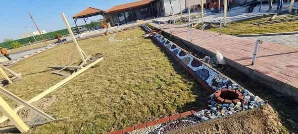 عمل وترتيب حدائق
تنظيف. وتقليم الحدائق
عمل منظوات سقي 
عملنا داخل كربلاء
***********
