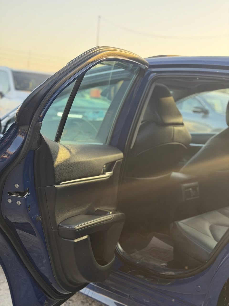 سلام عليكم كامري فول موصفات للخير مقبطه موصفات ثلاث 

احرف موديل 2024 سياره بيه بنيد ابدل وبيه قطعتين رش بس رش  من امريكه والباقي كفاله 

سياره احله من صور سياره مقبطه موصفات حته تتفه بل كشن وبل ستيرن  ورادارات حساسات كأمره خلفيه وبيه ثلاث تحكم بل سرعه  سياره هاييرد محرم 2500  وسيار بسمي تحويل مباشر  
سعر 228 وبيه مجال للشراي صور لحادث موجوده بل مشور 

لاستفسار *********** عنوان سياره ديالى الخالص
