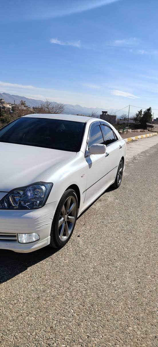 شاهینە 182 2006براوە قەپات موسەفات بە سلاید نییە کامل جایز سەیارەکە وەک شوشە وایە سەلاجە چوار کوشین کارەبا چوار کوشین هیتەر کامێرا مەرخوبی بازارە بەنزین کەم ئەخوا 57 معامە *********** كويسينجاك, أربيل
