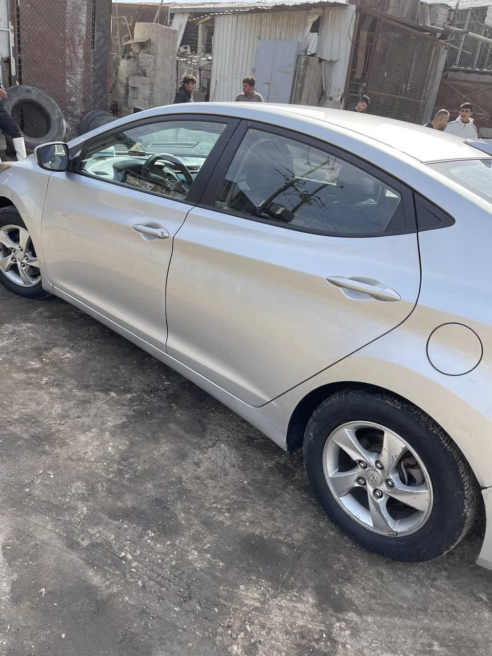 سلام عليكم

للبيع النتره موديل 2016

وارد أمريكي ضرر بنيد فقط بدون دواخل 

مكينة 1800دوش

محرك وكير صدر تخم تاير خير جديد 

السياره جاهزة من كل النواحي  

رقم بغداد أنكليزي تحويل مباشر 

الهاتف ***********

مكان السيارة بغداد الكمالية
