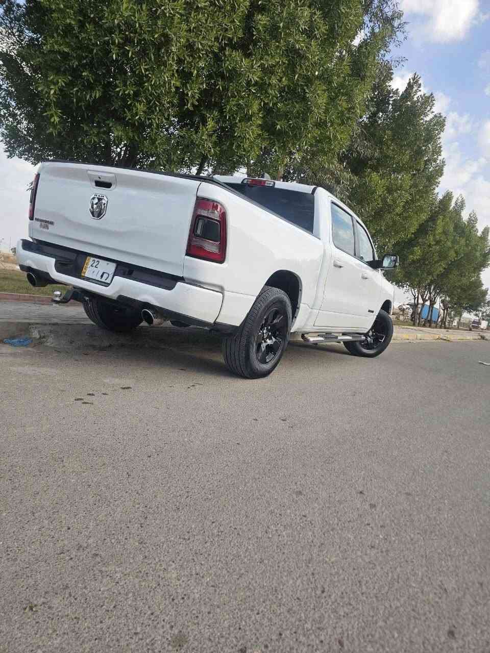 السلام عليكم للبيع دودج رام 2022
باب طويل بودي قصير
مكفولة كفالة عامة السيارة جديدة ونظيفة جدا احلى من الصور
مكينة 8 سلندر (HEMI (5700
مواصفات سيارة كشنات جلد
كشنات كهرباء لايت ليد
بصمة تشغيل صندوق كهرباء
تشغيل عن بعد 
اشاير بالمري تشغيل عن بعد وبيها بعد هواي مواصفات ماذكرتهن
مواصفات الرام معروفة
مكان السيارة بغداد
السعر 290 وبيها مجال
السيارة كفالة عامة
كير مكينة كله مكفول
للاستفسار
***********
