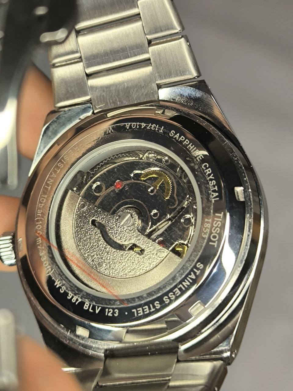 ساعة من ماركة تيسوت TISSOT

تحفة فنية
مكينة كوارتز نظام ماطور حركة ناعمة
ميناء اخضر زمردي مميزة مع فوى لامينوس اميال وارقام مزودة بمنفذ تاريخ
زجاج معدني ضد الخدش
مقاومة ماء وغبار
سير مصنوع من الاستانلس ستيل عالي الجودة 
وزن ثقيل وقطر 41.8
القطعة مختمة بالكامل 

السعر : 35 الف ع اول تم
للحجز والاستفسار يرجى مراسلة الصفحه


**إذا كنت صاحب هذا الإعلان وتريد حذفه لأي سبب، رجاءا أرسل رسالة إلى الدعم الفني**