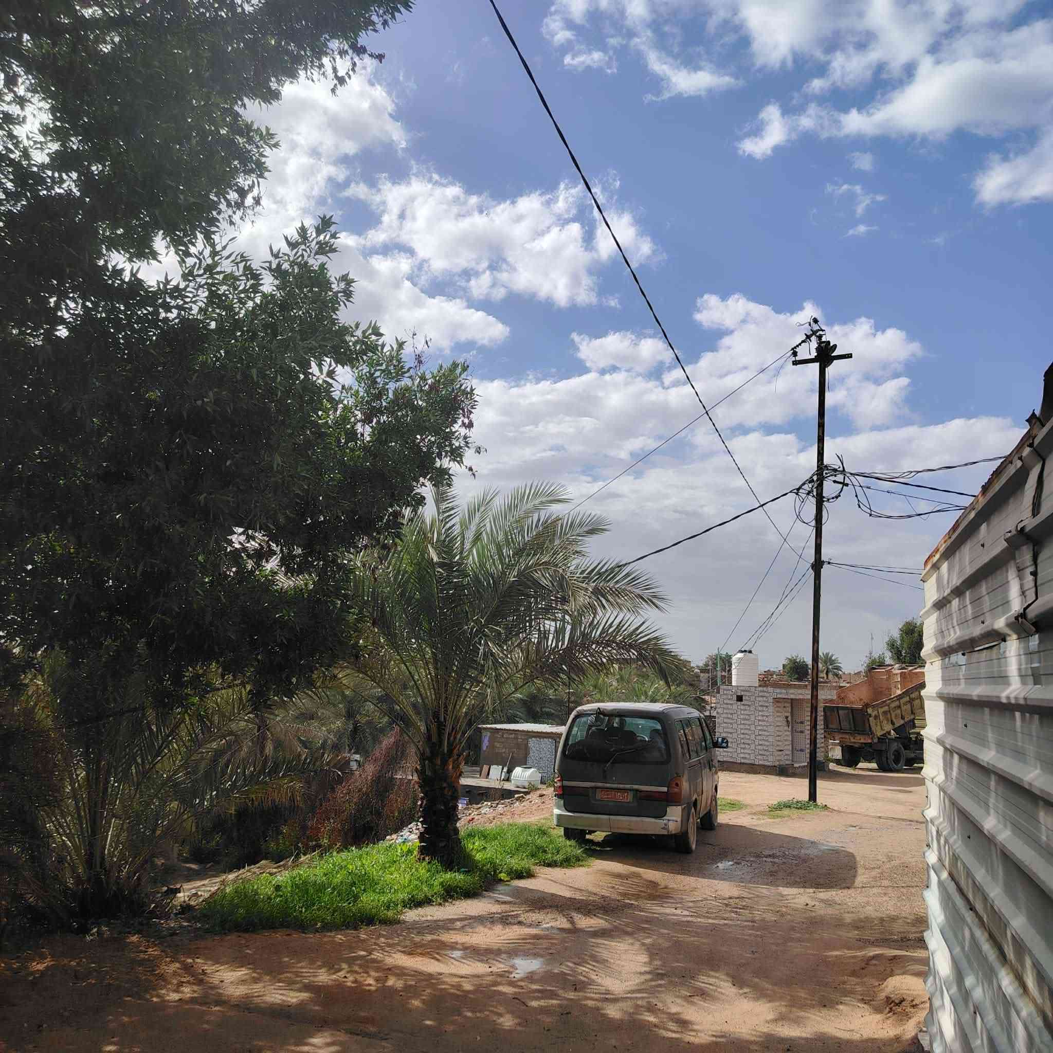 السلام عليكم بريجو موديل 1999 معلاية 2006 مكينة وگير وتاير واكسن مشروطات وكالة بأسمنة عليها غرامات ورا المشتري ماعرف شگد سيارة محجوزلها على هذا الشهر حجز مرور السعر 25 وبيها مجال المكان نجف ابو صخير الاستفسار على الرقم ***********
