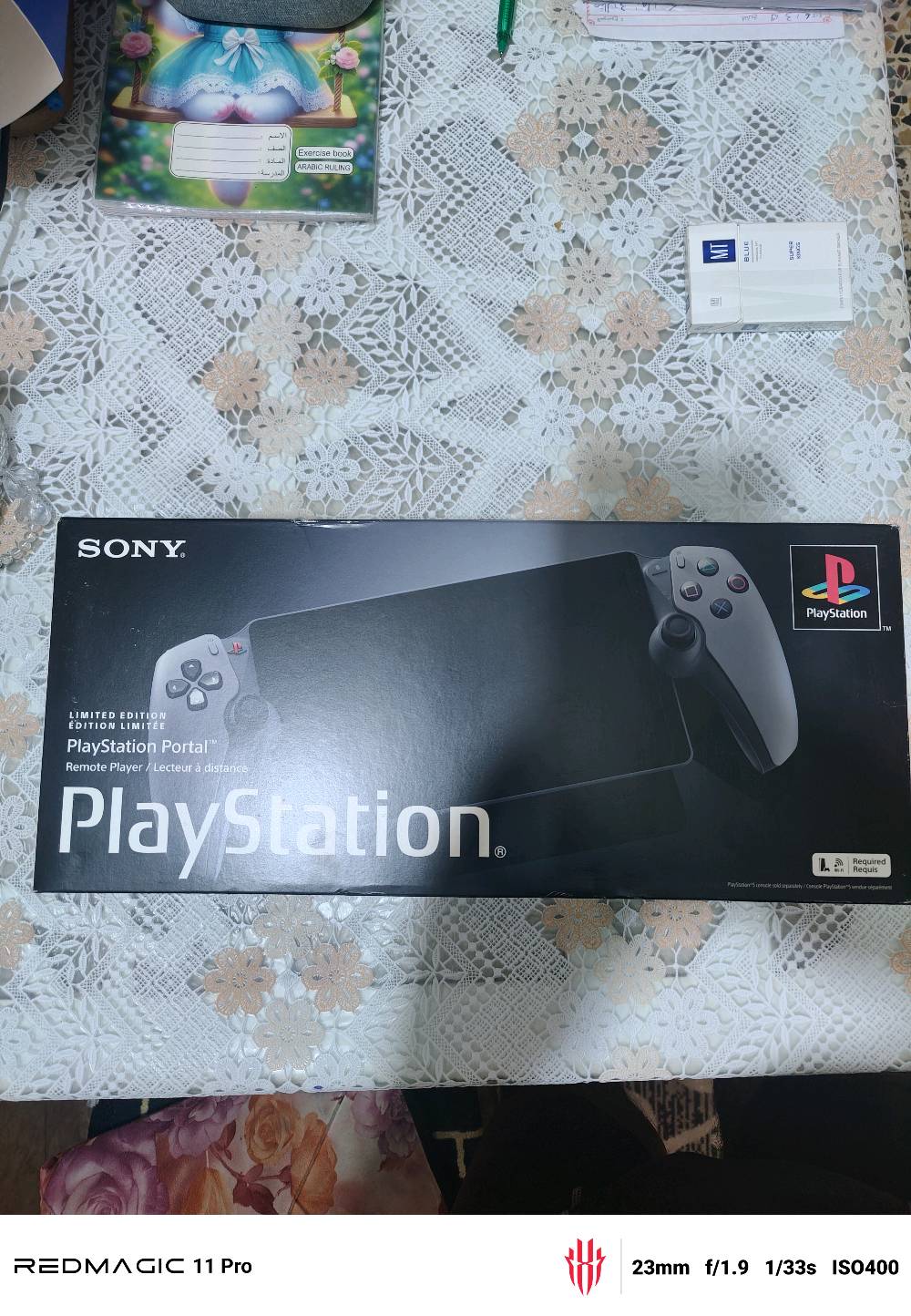 بلايستيشن بورتال جديد ومحدود الإصدار 30 أنيفرسي، بحالة ممتازة وفي علبته الأصلية مع مجموعة حافظات حماية 5 في 1 للـ PSP. الجهاز مثالي لمحبي الألعاب اللي يريدون يضيفون عنصر التميز لمجموعتهم.