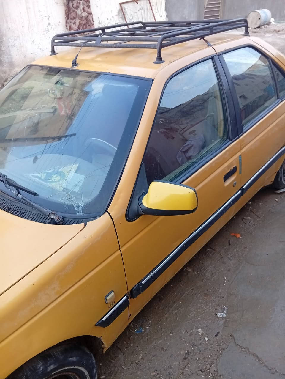 اسلام عليكم بيجو 405  مديل 13 السعر 25قفل  سياره  نضيفه بيها شغلات بصيطه المكينه بيها ضعف يعني خيط بخار الكير نضيف مابيها ضربه بيها طخه بل جاملغ الامامي حداديه زينه خياسات بصيطه  مطلوبه هيئه وغرامه 200  وصاحبها يريد مداور وتجي تكلب بيدك وتشوف العنوان الحله الثوره   رقمي ***********
