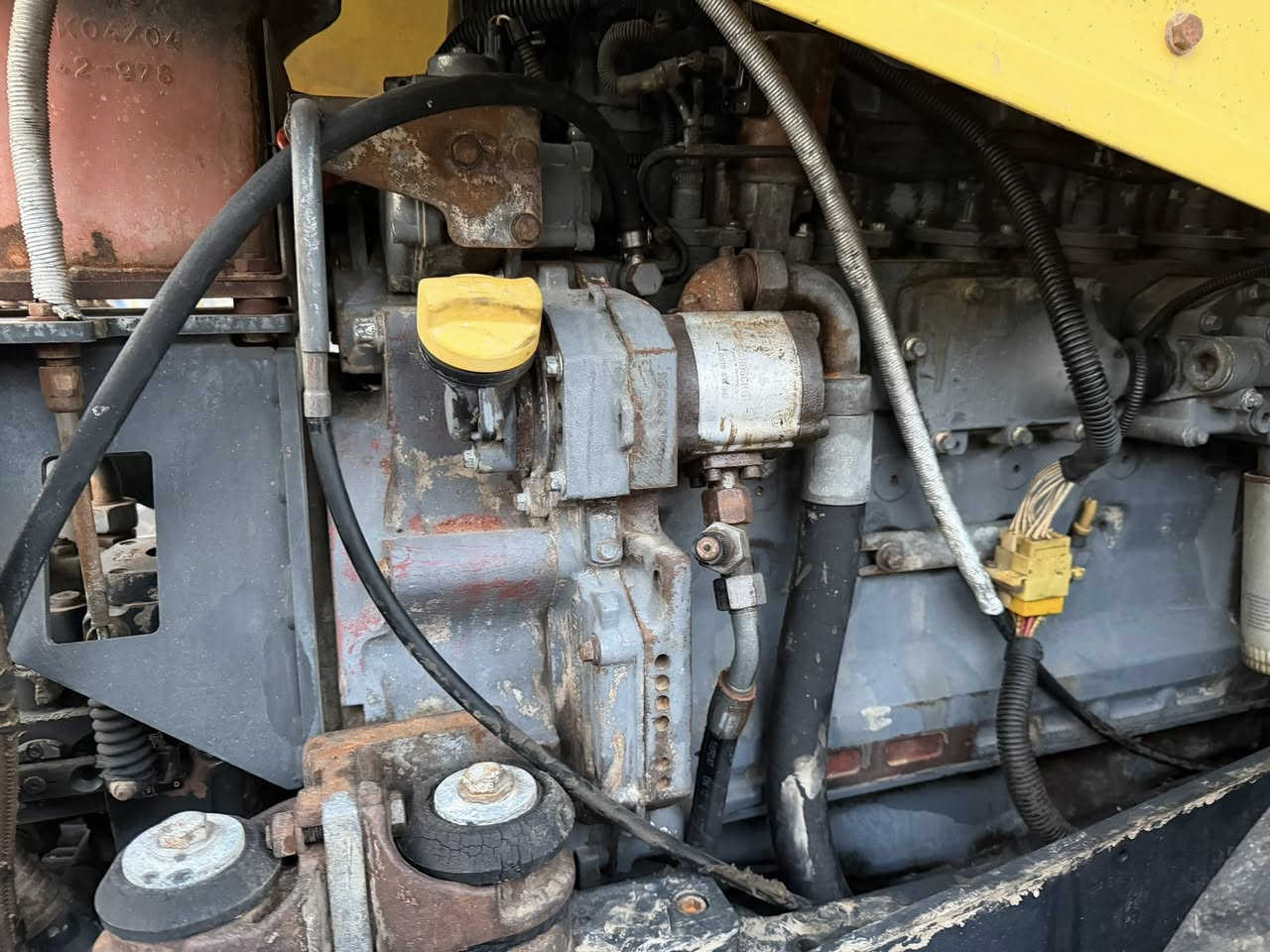 حاديلة BOMAG 
حجم ٢١٢ 
محرك ٦
رةقم كاتي 
دخول جديد 
مابي سبوخ 
رةقم واتساب *********** 
كورك ***********
