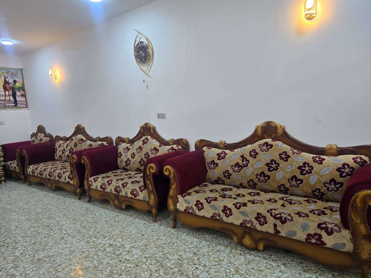 السلام عليكم تخمين للبيع ٢٠ مقعد مابي ضرر المكان الدبله الي يحب يستفسر يتصل على الرقم***********
