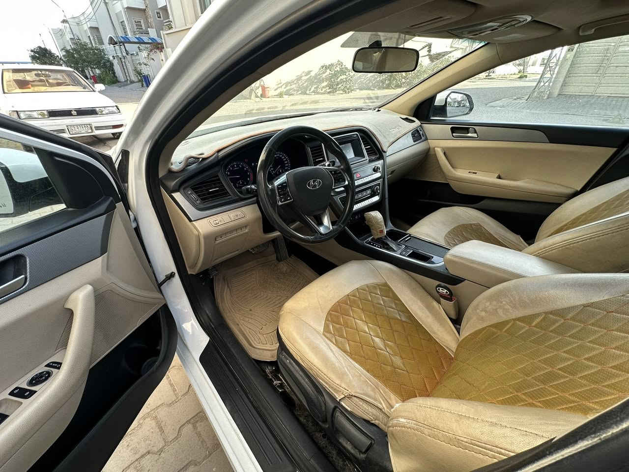 للبيع سوناتا ٢٠١٨ كفاله عامه حته دعاميات بيه شويه يم قبق بانزين ماشيه ٩٩ الف  كير مكيته حداديه تبريد ثلج ماعايزه برغي بنوراما شحن لاسلكي جلد فول عدا بصمه السعر 178 السياره استعمال بيت جديده وممشاها حقيقي خذته ماشيه ٥٠ الف
الاستفسار ***********
