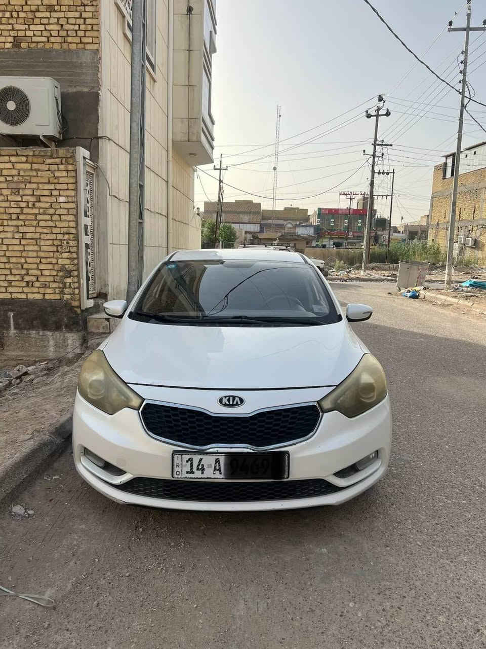 سيراتو موديل 2016. كفالة عامة السونار مرفوق بالمنشور
خليجي مكينه 1600
ماشيه 160
رقم بصره دولي كامله هزه صارلها 6 اشهر 
مواصفاتها 
اشاير مري ترحيب شاشة تحكم ستيرن حساس خلفي امامي
خمسة ويل كب  
تبريد تدفئه حدادية تخم تاير كلها جدد 
سياره نضيفة وجاهزة 

السعر 127 وبيها مجال مكان السيارة الناصرية مركز 
للأستفار الاتصال ***********
مكلف بالنشر الاتصال فقط
