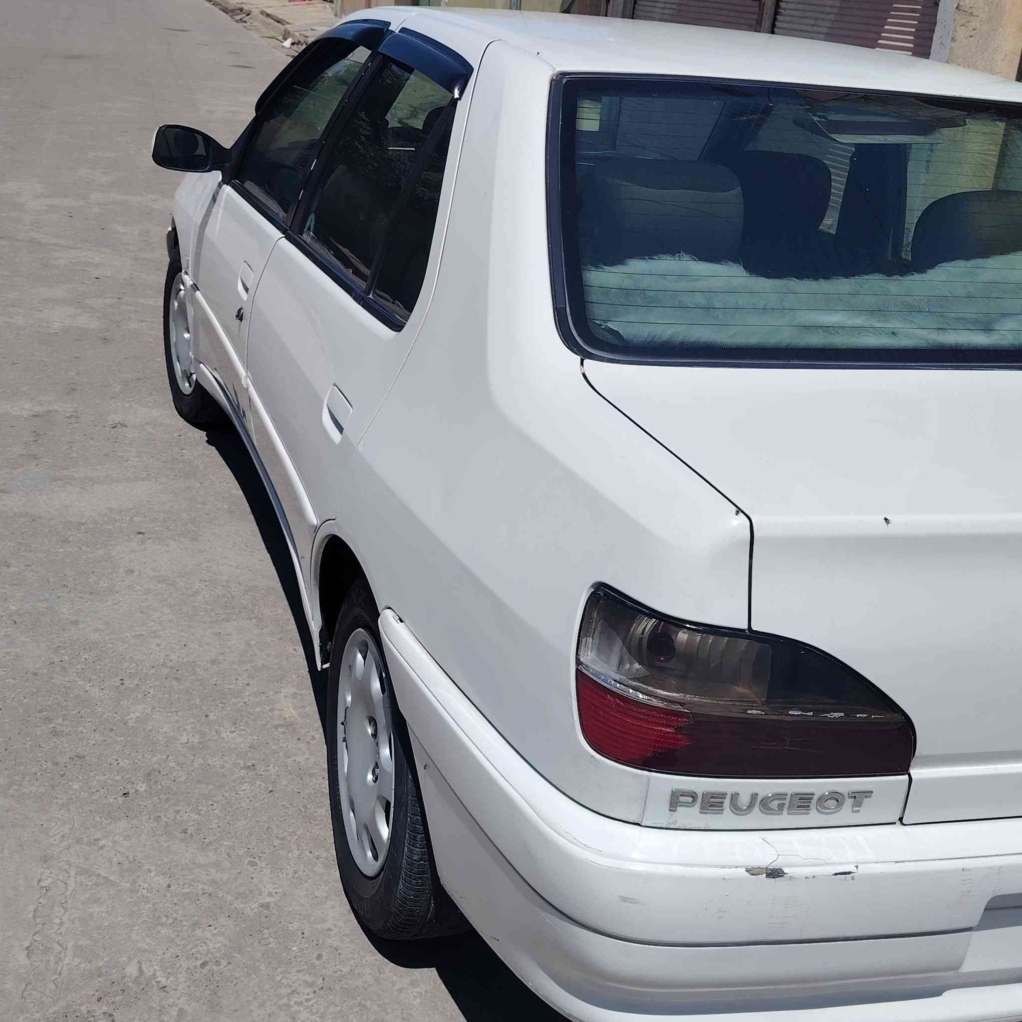 بيجو 306 للبيع رقم نينوى موديل 2003 كير ومحرك شرط بدون ضرر بدون صبغ تبريد  شغال شرط التحويل السعر 57 وبيها مجال مكان موصل الرقم ***********
