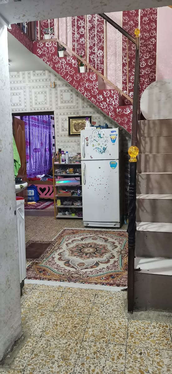 السلام عليكم دار البيع مساحه100 متر الموقع بغداد الدوره أبو دشير شارع الظغط شارع الكناري السعر 120 بي مجال *********** 💯 ***********
