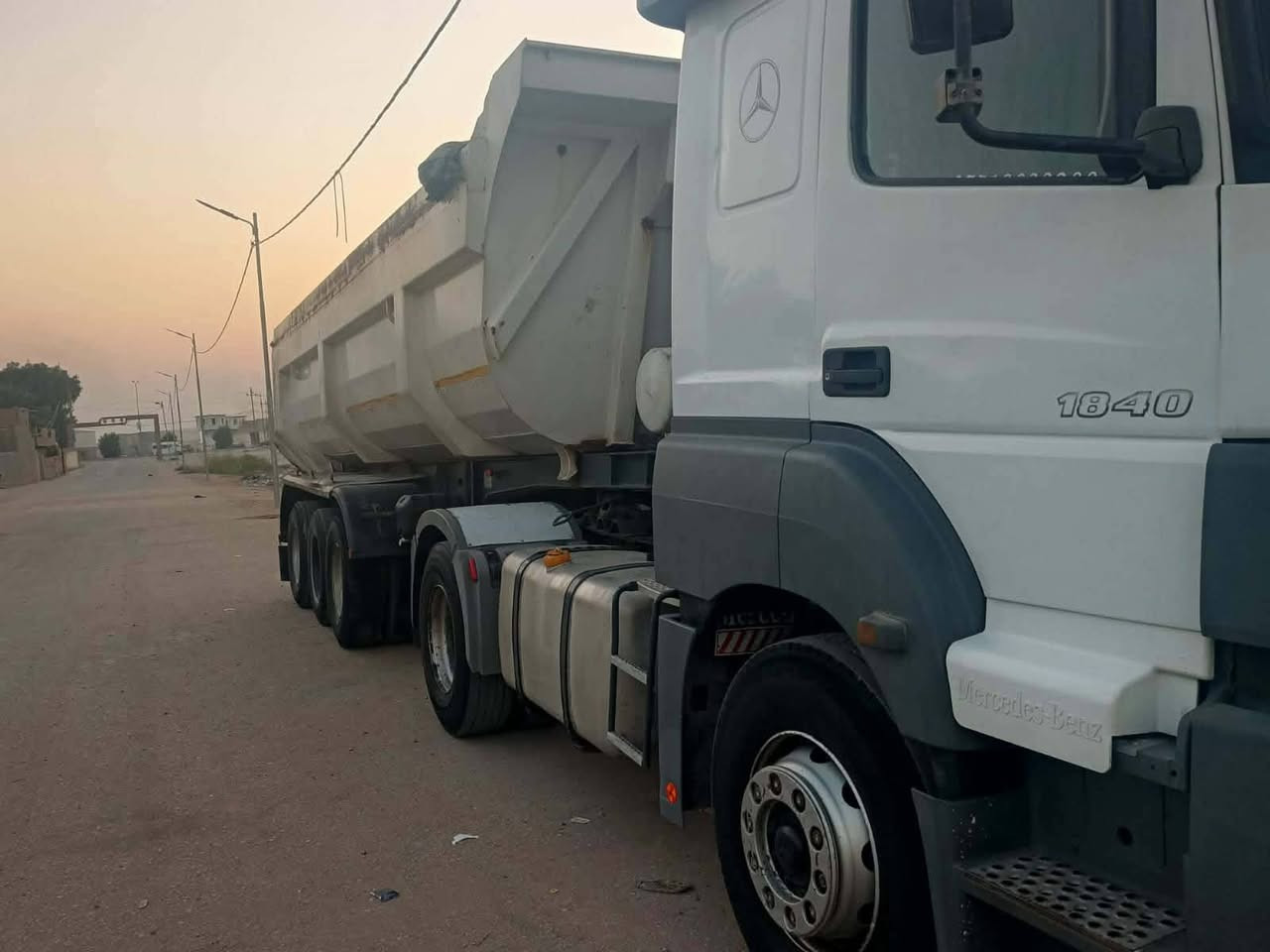 يالله
السلام عليكم من رخصت الادمن 

للبيع اكسور نساف راس وعربانة جاهزة امجهزة للعمل موديل 2005 عربانة حدادية السيارة حيل نظيفة للاستفسار الاتصال على الرقم ‎0783 171 9150
