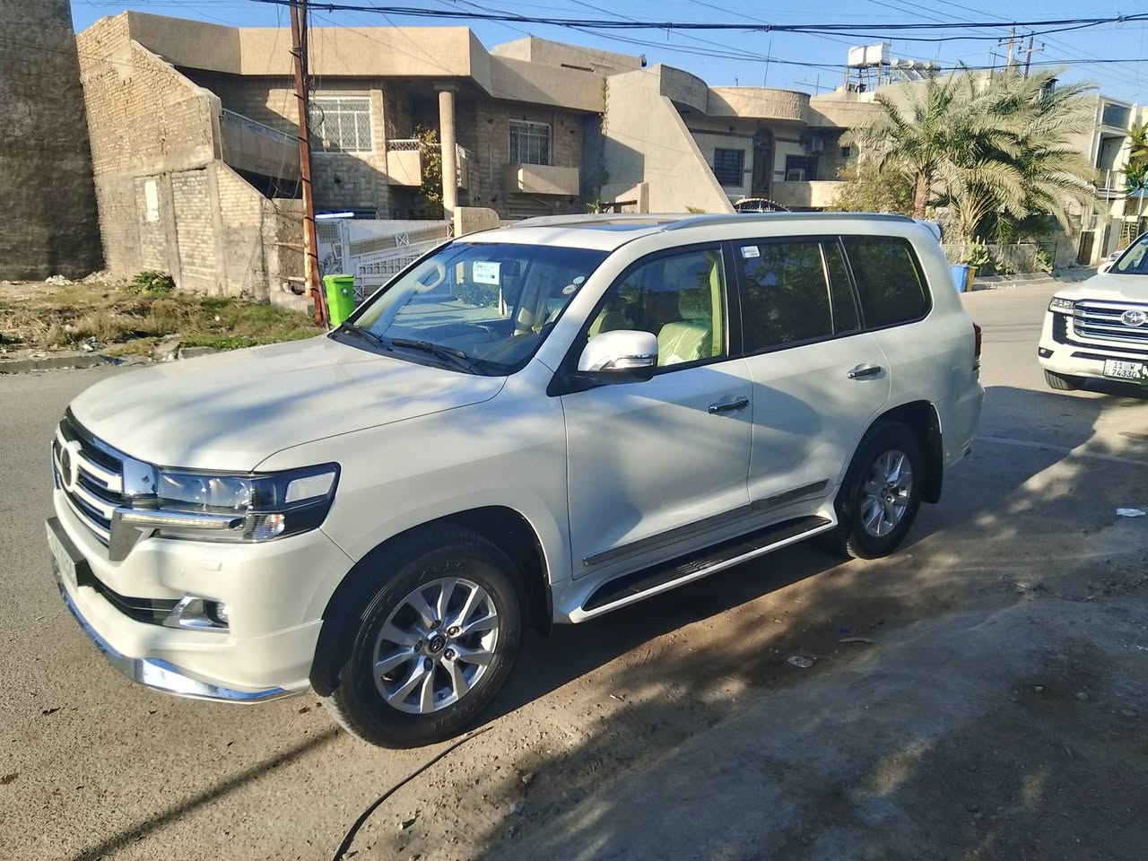 سلام عليكم لاندكروز 17 شركة ساز
وايت ديشن مكفوله كفاله عامه حته من الشخط 
بسمي تحويل مباشر السياره جديده 
ماشيه 95حقيقي السعر اتصل 
مكاني بغداد حي الجهاد 

***********
