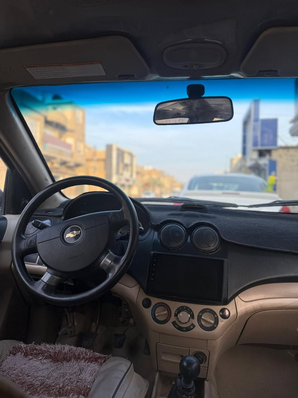 السلام عليكم
افيو موديل 2010 الشركة العامة للسيارات 
مصفره هيئة وغرامة 
محرك 1500
كير ومكينة خير من الله 
السيارة باسمي 
السعر 52 وبيها مجال
مكاني بغداد البلديات
الارقام *********** و ‏‪0771 519 0263‬‏
