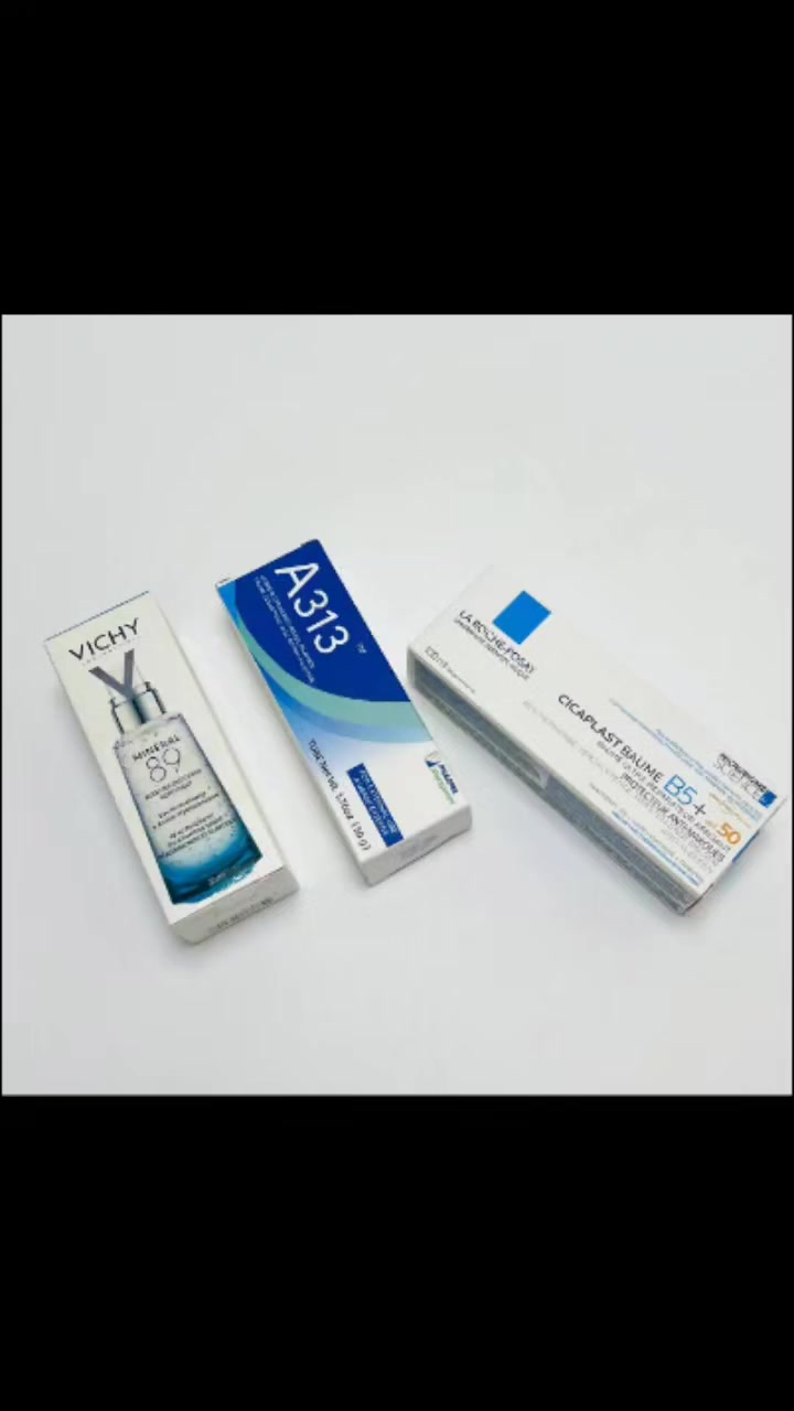 3 منتجات من أقوى الماركات الفرنسية لتجديد ونضارة البشرة 💧🌿

💙 VICHY MINERAL 89
سيروم مرطب ومعزز للبشرة يحتوي على حمض الهيالورونيك ومياه فيشي المعدنية 💦
يرطب، يحمي، ويعطي لمعة صحية من أول استخدام! ✨

🔵 A313 Retinoid Cream
كريم ريتنول فرنسي فعال للتقشير الخفيف وتجديد البشرة 🌀
مثالي لتقليل التصبغات والخطوط الرفيعة وتوحيد اللون 🌟
يستخدم بالليل فقط 🌙

🤍 Cicaplast Baume B5 + SPF50 من La Roche-Posay
بلسم علاجي متعدد الاستخدامات مع حماية من الشمس 🧴☀️
يرمم، يهدي البشرة، ويمنع آثار الشمس – مثالي بعد التقشير أو الجفاف 🛡️

🎁 الآن متوفرة كحزمة مميزة بسعر ولا أروع!
اهتمي ببشرتچ مثل ما تستحق 💆‍♀️💙

#عناية_بالبشرة#سيروم_فيشي#A313#LaRochePosay#ترطيب_عميق#روتين_مسائي#روتين_صباحي#عناية_فرنسية#منتجات_طبية#بشرة_نضرة#تفتيح_البشرة#حماية_من_الشمس#بياض_طبيعي#تجديد_البشرة#تقشير_آمن#مكافحة_الشيخوخة 

سعر العرض 37 الف 😍🎀

تـــــــوصيــــــ🚗ــل بغـــــداد 4 محــافظات 6


**إذا كنت صاحب هذا الإعلان وتريد حذفه لأي سبب، رجاءا أرسل رسالة إلى الدعم الفني**