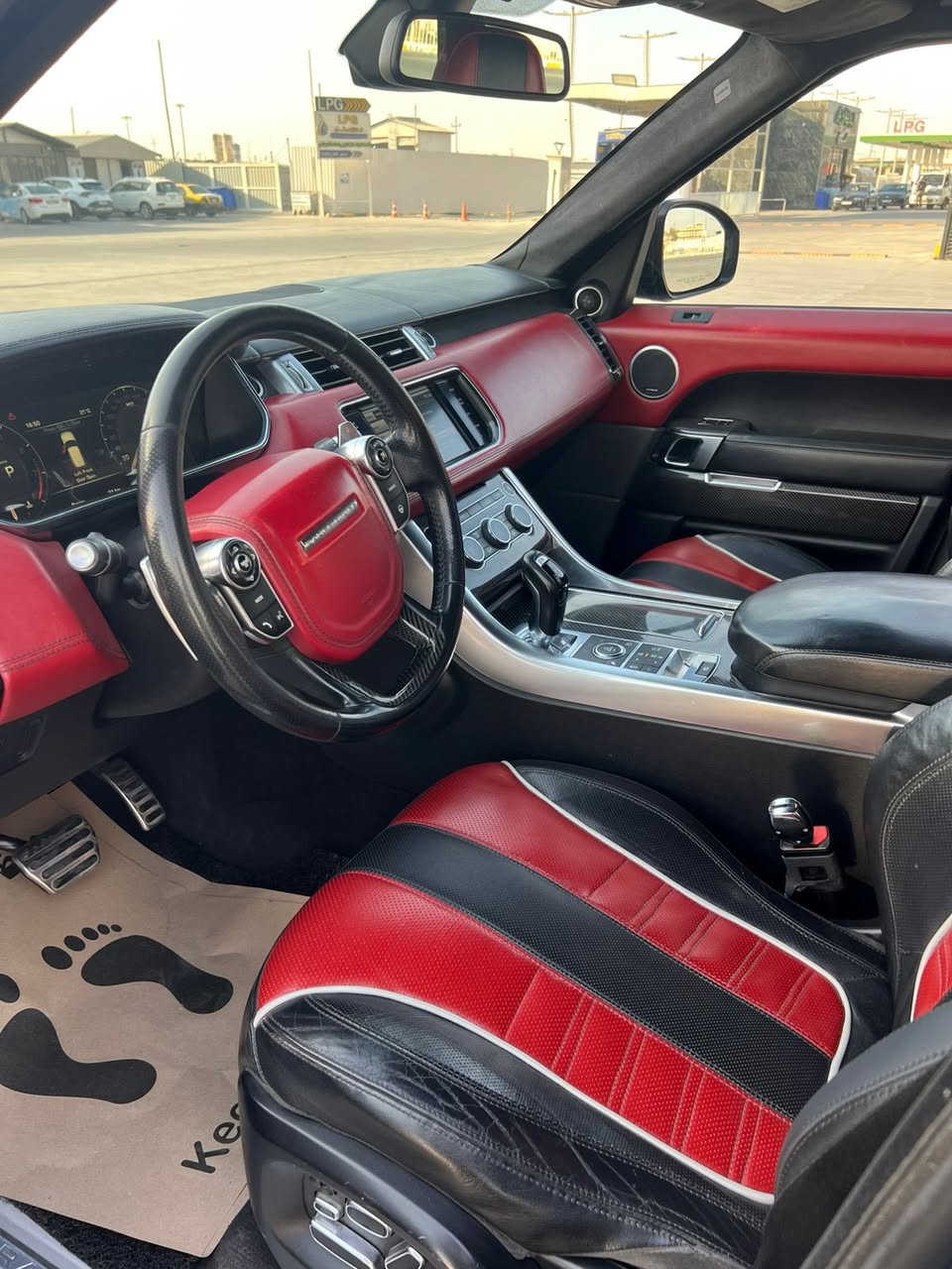 السلام عليكم 
رانج روفر سبورت SVR موديل 2015 محدثة 2021
‏Range Rovers Sport SVR 
سوبر شارج محرك 5000 ال SVR معروف بمواصفاته ومتعة القيادة 
 8 سلندر - ابواب شفط - دواسات كهربائية -مقاعد كهربائية وخزن ميموري- داخل جلد احمر و اسود- دفع رباعي-ثلاجه - الخ من الموصفات …… 
اللون الازرق الجويتي المميز على ال SVR 
السيارة مغلفة بالكامل PPF 
ماشية ١٥٥ الف كيلو متر
مكفولة كفالة عامة وكاله سردار خليجي 
السيارة تم اجراء عليها الصيانة الدورية بشكل كامل 
نظيفة جداً جداً واجمل من الصور 
السعر :37,000$ وبيها مجال … 
مكان السيارة : بغداد , زيونه  
للاستفسار: ***********
