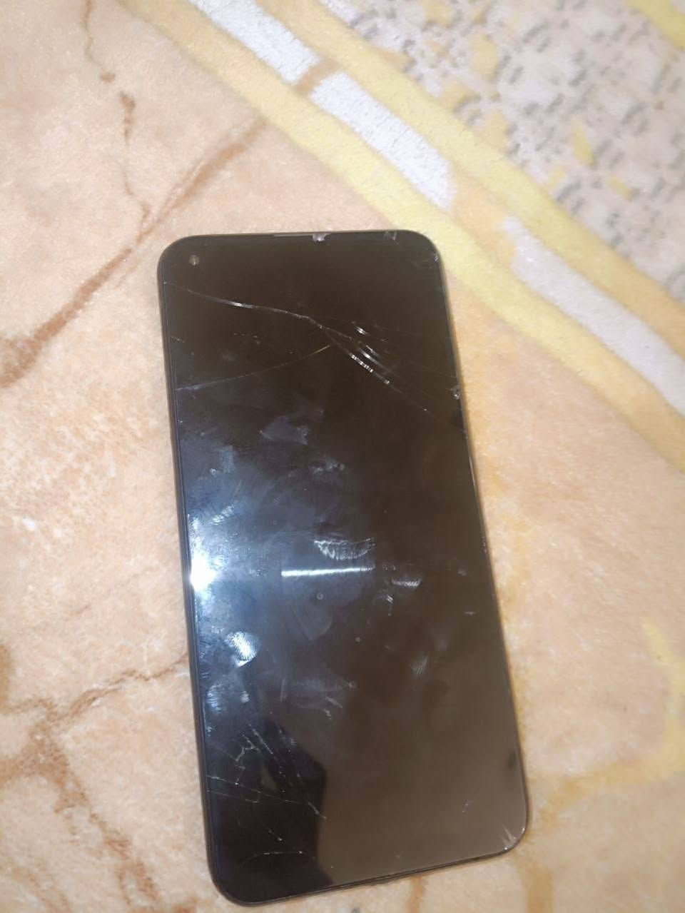 سلام عليكم عندي هذاه موبايل للبيع كلشي مابيه بس بيه هذاه فطر نفس ماواضح كبالكم موبايل تاركه سعره 45 وبي مجال لطيبين وشرايين رقم*********** واتساب عنواني بغداد زعفرانيه
