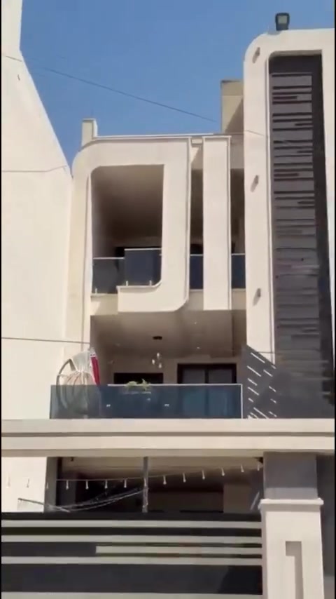 **شقة للإيجار | موقع مميز ومدخل معزول 💎**
لكل الباحثين عن السكن المريح في أرقى المناطق، شقة للإيجار بموقع حيوي جداً:
 * **الموقع:اليرموك قرب مطعم ورد (على فرع رئيسي)
 * **الطابق:** الثاني
 * **الخصوصية:** مدخل معزول وخاص
💡 **عندك عقار تريد تبيعه أو تأجره؟** تواصل ويانه وإحنا نتكفل بالباقي!
📞 **للتفاصيل والاستفسار:**
 * ***********
 * ***********
 * ***********
