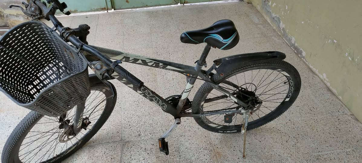 ب
بايسكل للبيع تركي السعر 90الف وبي مجال ابيعو بدون سلة الشراي الاتصال على الرقم 
***********
***********
