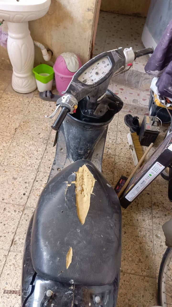 سلام عليكم عصفوريه كوم حديد جانت تشتغل وطفت ابيعها كوم حديد سعره 75 قفل ***********
