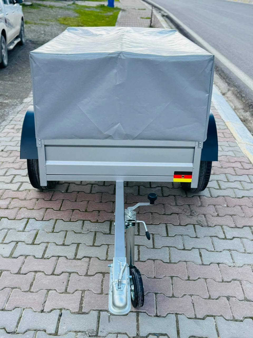 عارەبانەی دووای سەیارە بۆفرۆشتن (150×100)(750kg)قورسای هەڵدەگرێت 120لێخوڕین بۆسەفرەو سیاحی شازە ماڵی دۆستە بیلادی (اڵمانیە) نوێنە (🇩🇪)  شوێن ناحیەی سکتان
***********
***********
*********** رانية, السليمانية
