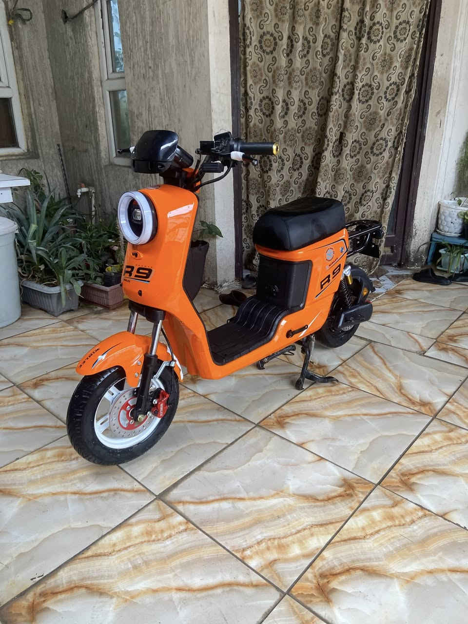 سلام عليكم 

دراجة شحن للبيع R9 WINLEE أصلي موديل 2026
5 بطارية دبل سعر 450  بي مجال

سرعة 109 حقيقي 60 

لايت زينون عالي ناصي + هورن 

P بارك وقوف 

4 سرعات شحن مضبووط فووول مستخدم شهر تقريباً كله بلادي مابي اي شيء مبدل شراي اتصل وتدلل ***********

مكاني كركوك دوميز…
