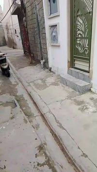 دار معروض للبيع في منطقه الحمديه قريب على جامع سلطان لويس طابقين يتكون...