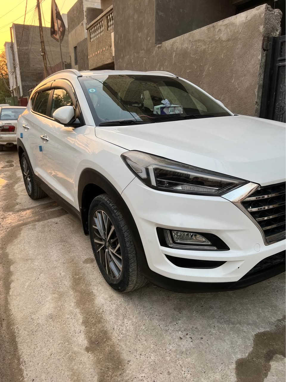 السلام عليكم للبيع توكسان ٢٠١٩ خليجي 
بيها بنيد مصبوغ وبيها بل باب الخلفي شخط 
مكاني بغداد الدوره *********** بغداد, العراق
