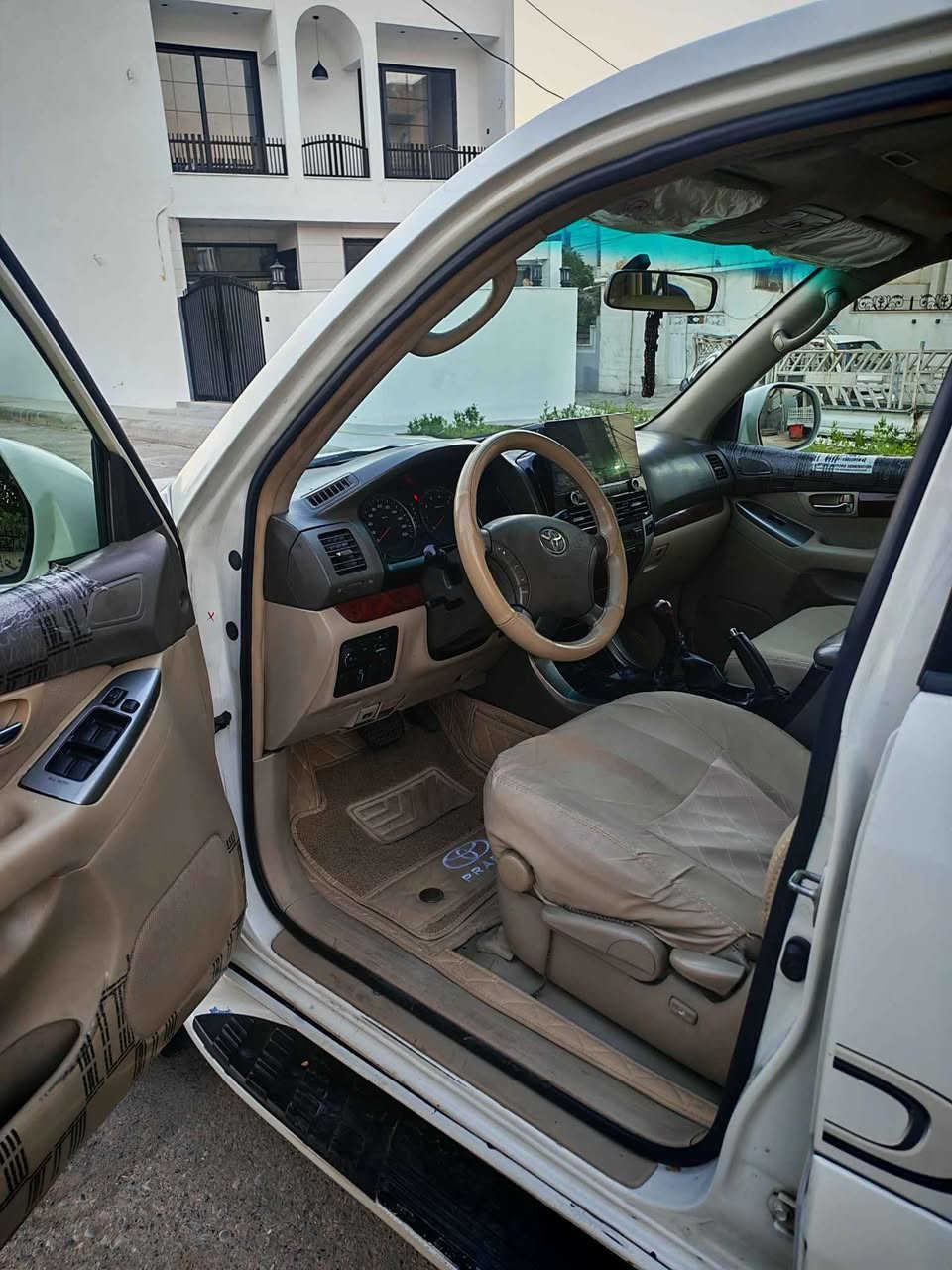 TOYOTA PRADO 2009
ئۆتۆمبێلێکی زۆر خاوێنە ماڵی دۆستە

6 پستۆنە
دەبڵ تانکیە
سلاید
دەبڵ ئەکسڵە
7 نەفەریە
سیستەمی خازی هەیە 
گێر و مەکینە بە شەرت
ئەکسلی بە شەرت
2 پارچەی هەیە
 دەرکەی لای شۆفێر چامڵخی پێشەوە لای شۆفێر
هەندێک دەست کاری دەوێ
خرامەی لەسەرە پاش معمەلە وەری دەگریەوە
شوێن هەولێر 
ژ.م (*********** / ***********)
__________________________________
تويوتا برادو 2009 (TOYOTA PRADO 2009)
السيارة نظيفة جداً وتحت إستخدام شخصي
(مال بيت).
​المحرك: 6 سلندر
​خزان الوقود (دبل تانکی)
​الفتحة: سلايد (فتحة سقف).
​نظام الدفع (دبل أكسل).
مزودة بنظام غاز
​السعة(7 نفري).

​تفاصيل إضافية:
​المحرك والجير (الكير) بشرط الفحص.
​الأكسل بشرط الفحص.
​الصبغ/الأضرار: تحتوي على قطعتين صبغ (باب السائق والجنح/الدمام الأمامي من جهة السائق).
​تحتاج إلى بعض التعديلات البسيطة.
​الغرامات المرورية تقع على عاتق البائع بعد إتمام المعاملة.
​الموقع: أربيل (اربیل).
​للتواصل والاستفسار:
(*********** / ***********) أربيل, العراق
