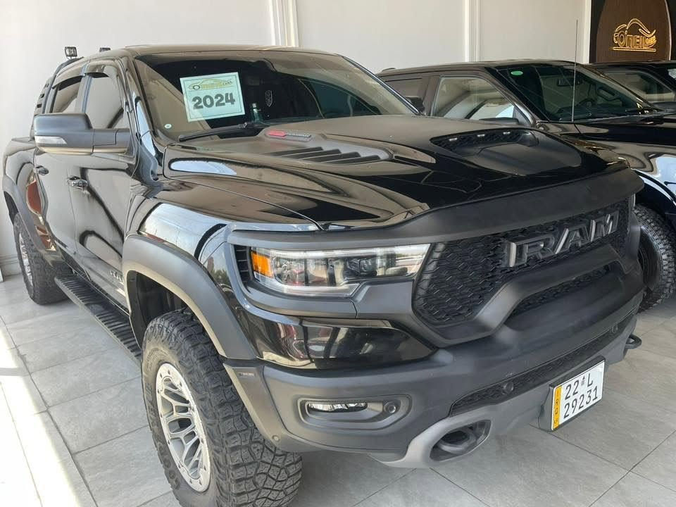ديناصور رام TRX2024  ( هيلكات ) 702 HP

فول فول مواصفات العداد: 29 الف ميل 

سياره لون اسود مكفوله كفاله عامه سياره جديده  

المحرك: V8 – 6.2 لتر Hellcat Supercharged – قوة 702 حصان

الفئة: فول – أعلى فئة بالمواصفات

المواصفات ناقل حركة أوتوماتيك 8 سرعات

نظام دفع رباعي 4WD

تعليق رياضي مخصص للأوف رود مع نظام Bilstein Black Hawk e2

مقاعد جلد فاخرة مع تطريز TRX

مقاعد أمامية كهربائية مع تبريد وتدفئة

شاشة وسطية 12 إنج تعمل باللمس مع نظام Uconnect

نظام ملاحة مع خرائط الشرق الأوسط

كاميرات 360 درجة + كاميرا خلفية عالية الدقة

حساسات أمامية وخلفية

رادارات أمامية مع نظام تجنب التصادم

نظام تثبيت سرعة متكيف (Adaptive Cruise Control)

ستيرن كهربائي متعدد الأوضاع

نظام صوتي Harman Kardon بـ 19 سماعة

فتحة سقف بانوراما

شحن لاسلكي + مداخل USB Type-C

بصمة تشغيل + دخول ذكي

إنارة LED أمامية وخلفية مع نهارية

أوضاع قيادة متعددة (Sport – Baja – Snow – Mud – Rock – Auto – Tow)

نظام Launch Control

سعة سحب عالية تفوق 8,000 باوند

خطافات سحب أمامية وخلفية

جنوط أصلية TRX مع تايرات لجميع التضاريس

دبل إلكتروني مع دفرنش خلفي محدود الانزلاق

عدة كاملة + اسبير حجم كبير 

رقمي ***********
