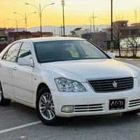 ٢٠٠٥ • ١٨٢٠٠٠ كم • ابيض