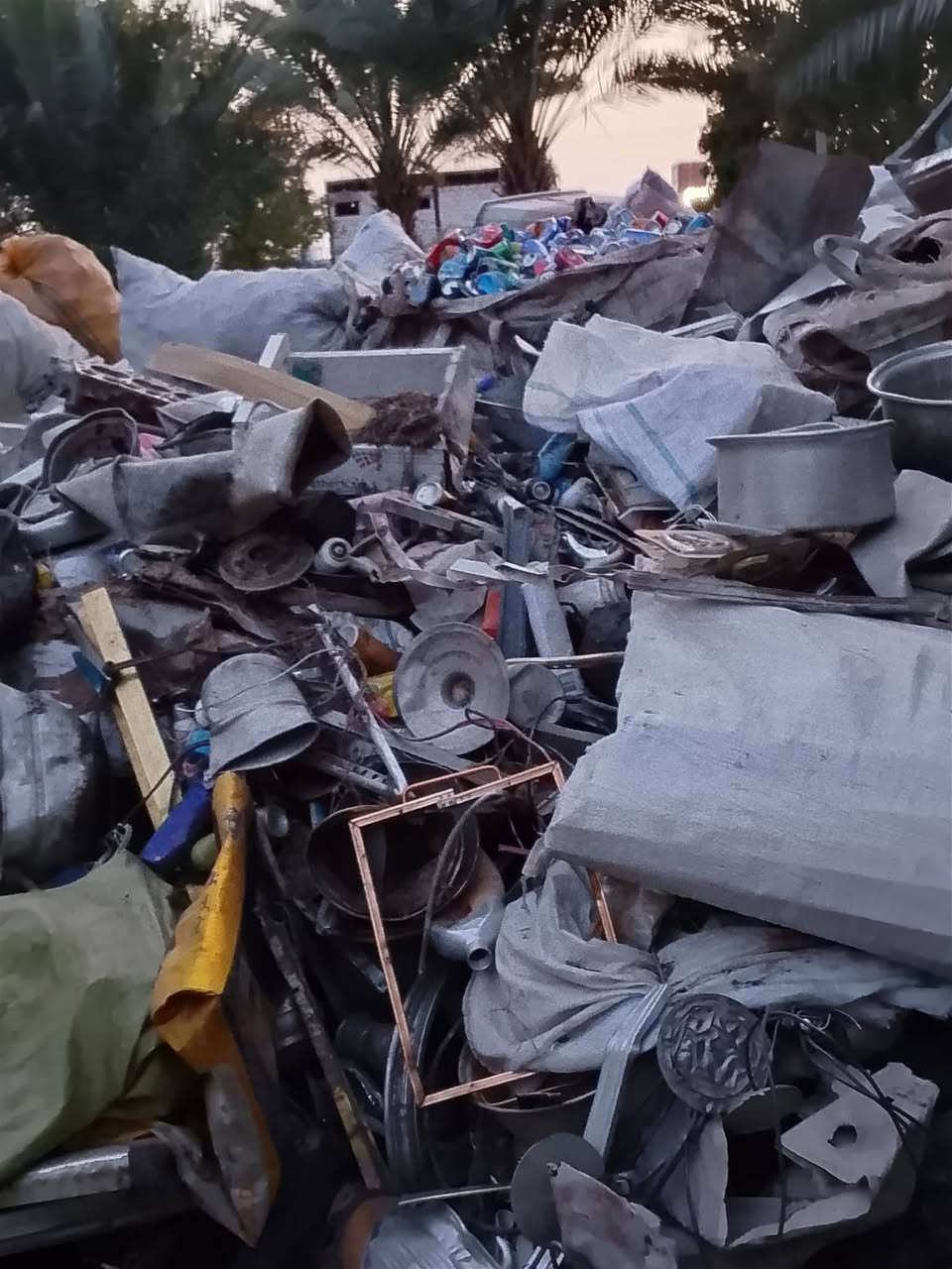 سلام عليكم
اشتري جميع العتيك 

حديد 

فافون 

براص 

صفر 

تانكي مزروف 

مبردة بس كشره 

اي اشياء سكراب 

جميع العتيك 

سبلت. عاطل مكيف. عاطل. محرك.كير. سياره. كايم. ماطور.ماء.ملفات.ماطور مبرده. ماطور ثلاجه.كيبلات. فافون. نحاس. مولدات لستر مجمد ثلاجه 

‏‪***********‬‏

‏‪
