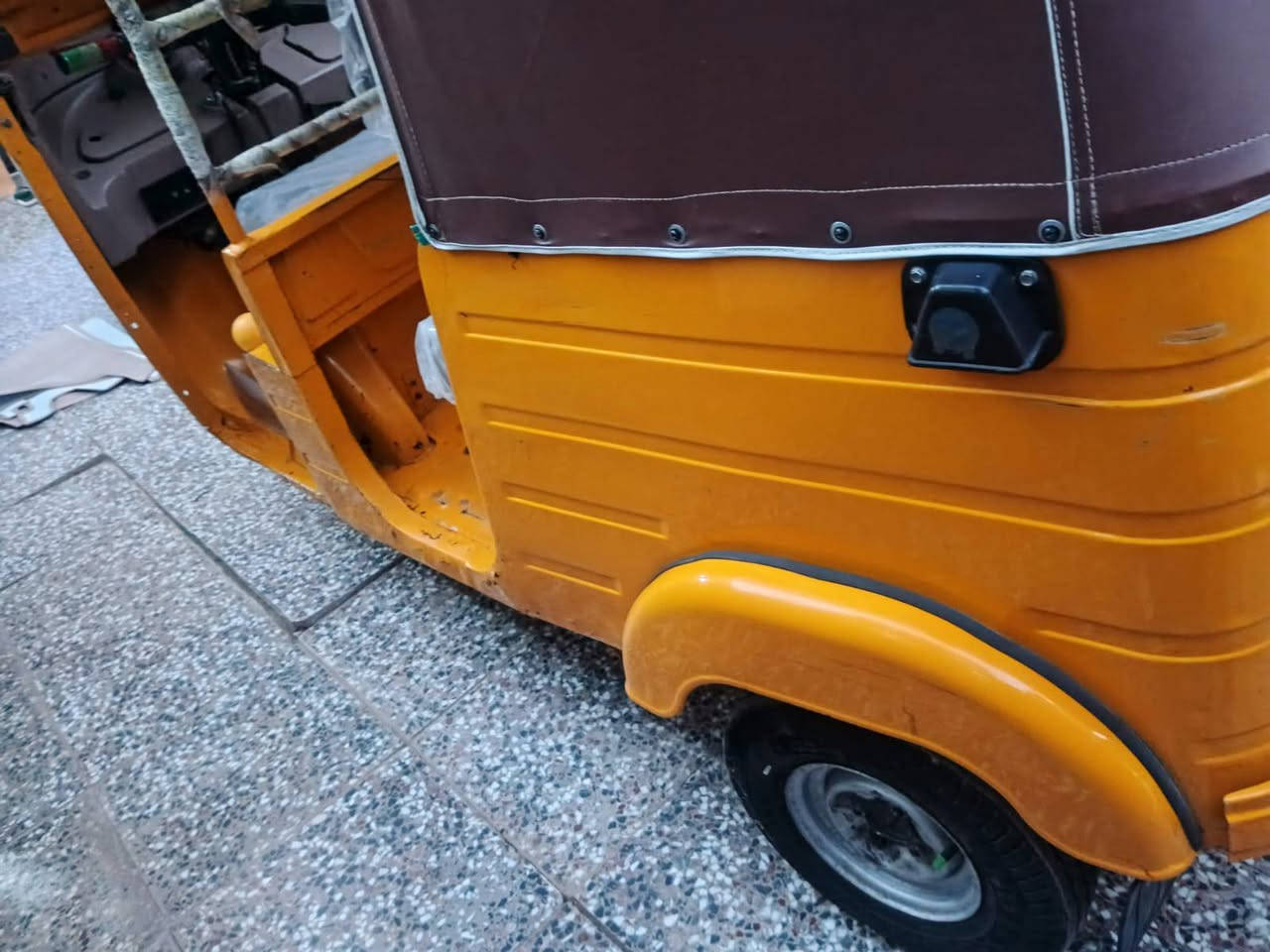 سلام عليكم موديل ٢٠٢٠ شهر ١٢ يوم ٢٦ كفالة عامه تكتك كشر ومكينه لا معجون لا صبغ لا ضربه وضع شركه مبدل بس زنجيل بيها تراي زيرو تكتك بيه رصعه قليله بل لغد تكتك زيرو باسمي تحويل ثاني يوم سعرها ٧٢٥٠ وبيها مجال حق جيه ابيع بدون سيبايه مكاني بغداد سبع قصور ***********
