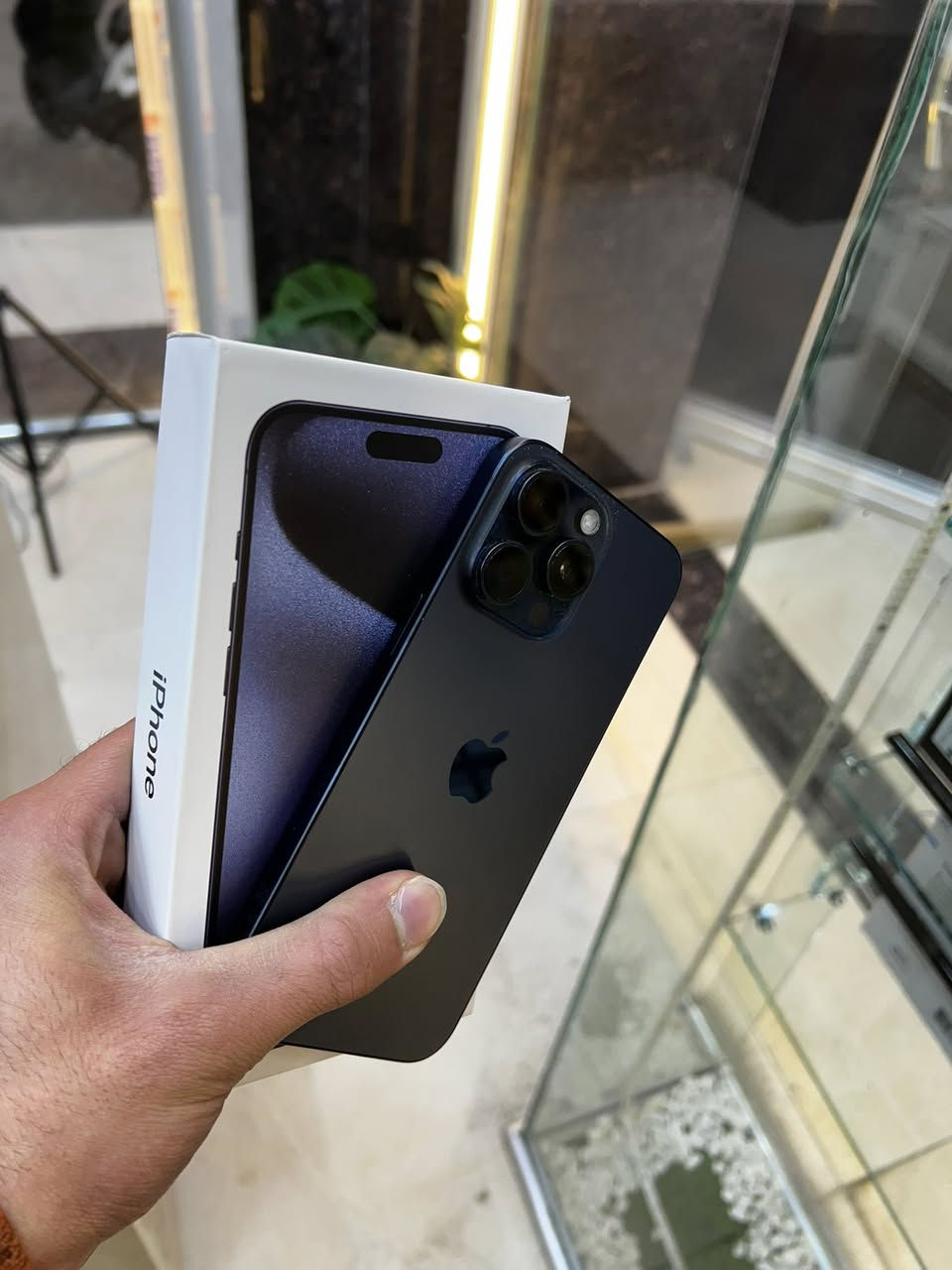 ١٥ بروماكس 
ذاكره ٢٥٦ 
تك سيم عربي شرق اوسط شرط
نظافه فول 
بطاريه ٨٧ بلادي وضع شركه
الجهاز على ايدي  
للاستفسار خاص او اتصل 
***********
