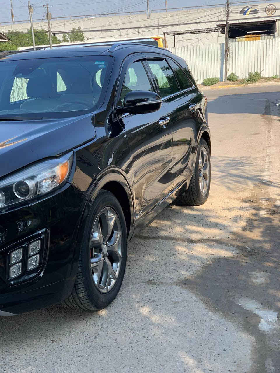 سلام عليكم سورنتو 2017 وارد امريكي فول موافات SX المعروفة حادثها جنطة اشوية خشم الجاملغ ولبنيد بدۉن شواصي وبدون دواخل بيها صفحة السكن شخوط صبغتها فقط للجمالية كير ومكينة مكفول وخير من الله محرك V6 7راكب 5 سماعات انفنتي بعد مواصفات اهواي سعرها ب175 وبيها مجال متواجد واتساب *********** بغداد, العراق
