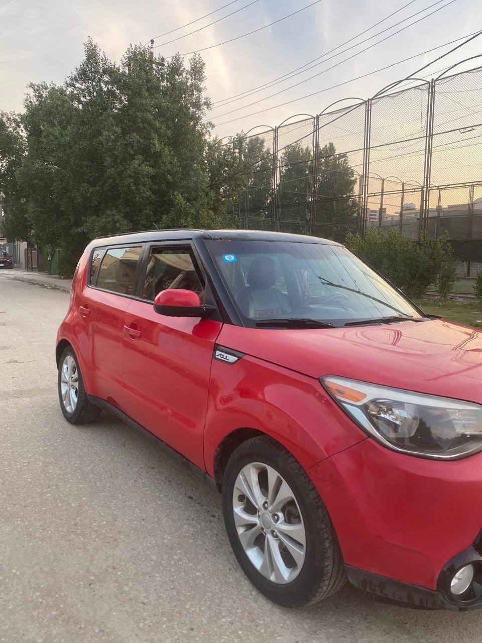 السلام عليكم 
كيا سول 2016 وارد امريكي مكينة 2000 GDI ماشية 95 الف ميل رقم بغداد بأسمي صبغ حزام من عدا الجنطة حادثها مال امريكا واكع عليها ثلج( وليس حالوب ) عل بنيد والقماره مواصله دواخل مكان السيارة بغداد حي الجوادين السعر 105 وبيها مجال بسيط 
***********
