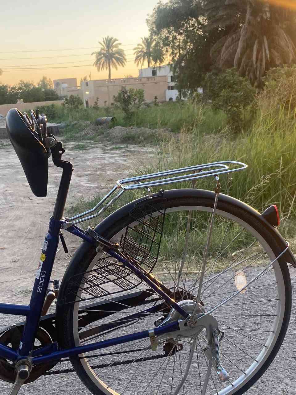 بايسكل للبيع
حجم 27 
لون مميز (نيلي )
بايسكل تبديل نمر 
كلة شغال ما بي نقص ه
كشن كلاب 
لباسكل فول 
نضيف أي زنجار ما بي 
لمكان بغدا. 
لسعر (130) وبي مجال 
راسلني علا هاذة لرقم 
*********** ما بي وتساب 
اكتب بالتعليقات ورد عليك بحسابي لثاني
