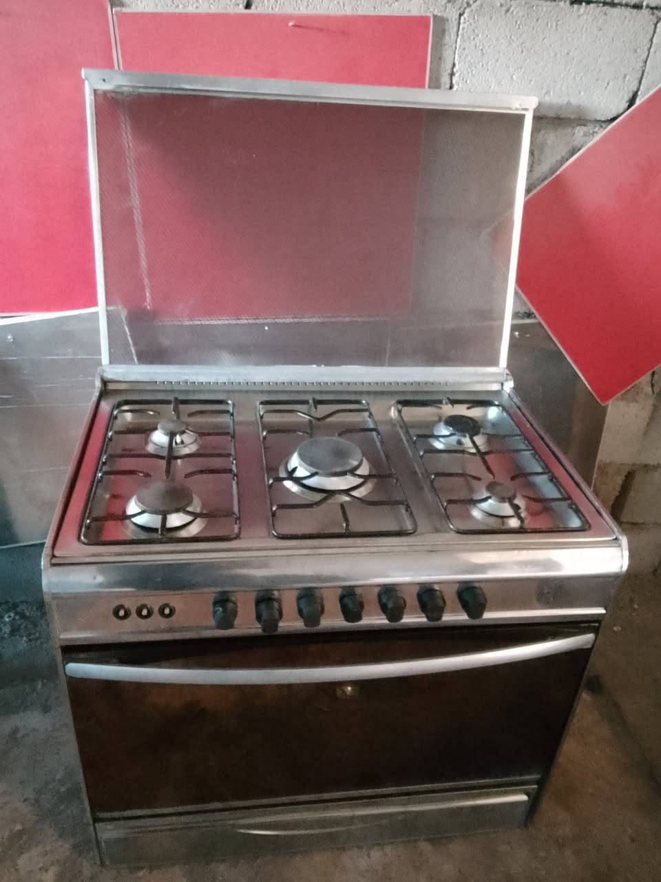 بيع او مراوس ..
طباخ يونفرسال مصري 
عيون وفرونه شرط التشغيل 
كلو شغال شرط 
السعر 165 الف نظام الفرن خطين 
بيع او معارض مع طباخات تعبانه والفرق حسب الإتفاق والقناعه 
يارمجه الشـــرقيه الاولى 
*********** واتساب واتصال 

*********** اتصال
