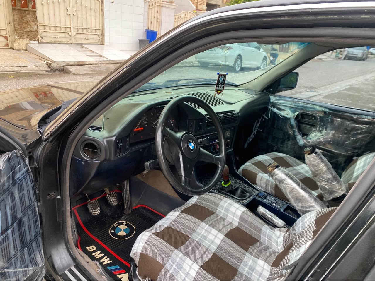 بةناوي خواي گةورةو ميهرةبان بييم موديل٩٢ ئارم پلاستيك ٥٢٥ گيرحادي سلايت جوار جام كارةبا گوي بةرخ كوشين پةروكي بيلادي دةژبول يرباگ كارةبايي هةموي يش دةكا بةشةرت سيارةكة ليداني پشتي هةيتي جاملخي پشتي بةس باقي هيجي تري نية موسو براوةي بةشةرت گيرومةكينةو تةقةو رةقة بةشةرت ليداني پيشي نية هيجي نية لوكة سيارةكة ماشالاي دةوي بوياخي تازة جوار تاويلي يمي ١٧ لوك لوك لةسةر بيلادي دةحاميو شتي  پشتو پيشي توند جركةي تيانية سيارةكة  كلاجو حةنةي تازة سيارةكة هةموي جوانة وةسفي ناوي مشتةري ني بيزارم مةكة سحري ٣٧ كةمي مجال شوين هةولير أربيل, العراق


**إذا كنت صاحب هذا الإعلان وتريد حذفه لأي سبب، رجاءا أرسل رسالة إلى الدعم الفني**